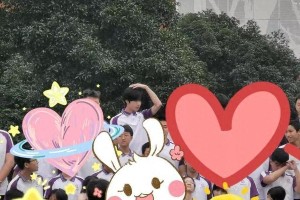 刘耀文回校拍毕业照，时代少年团成员学业动态