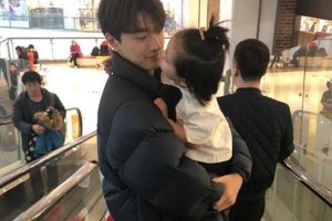 林一电梯吻女孩身份曝光 个人资料及走红经历