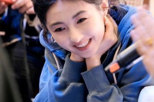 张子枫春日生活打卡：2025年日常记录